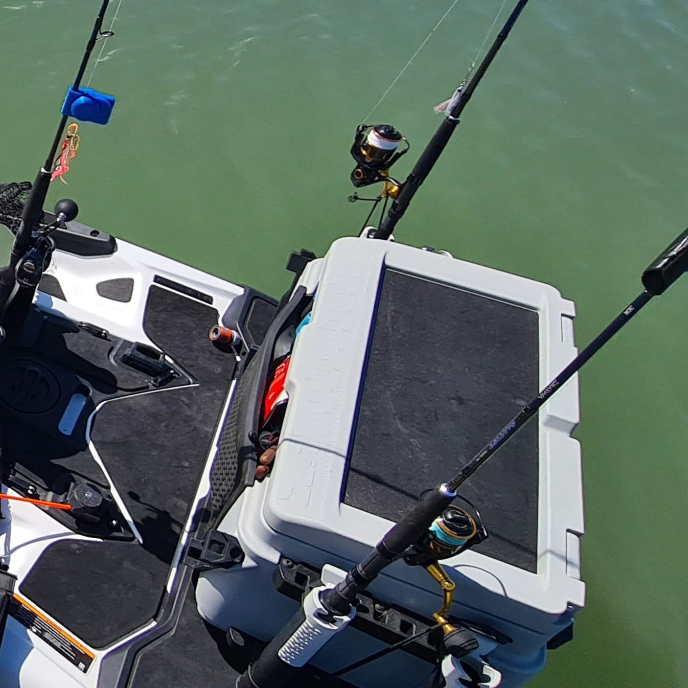 Sea-Doo LinQ docking puck with short rope tether for jet ski docking